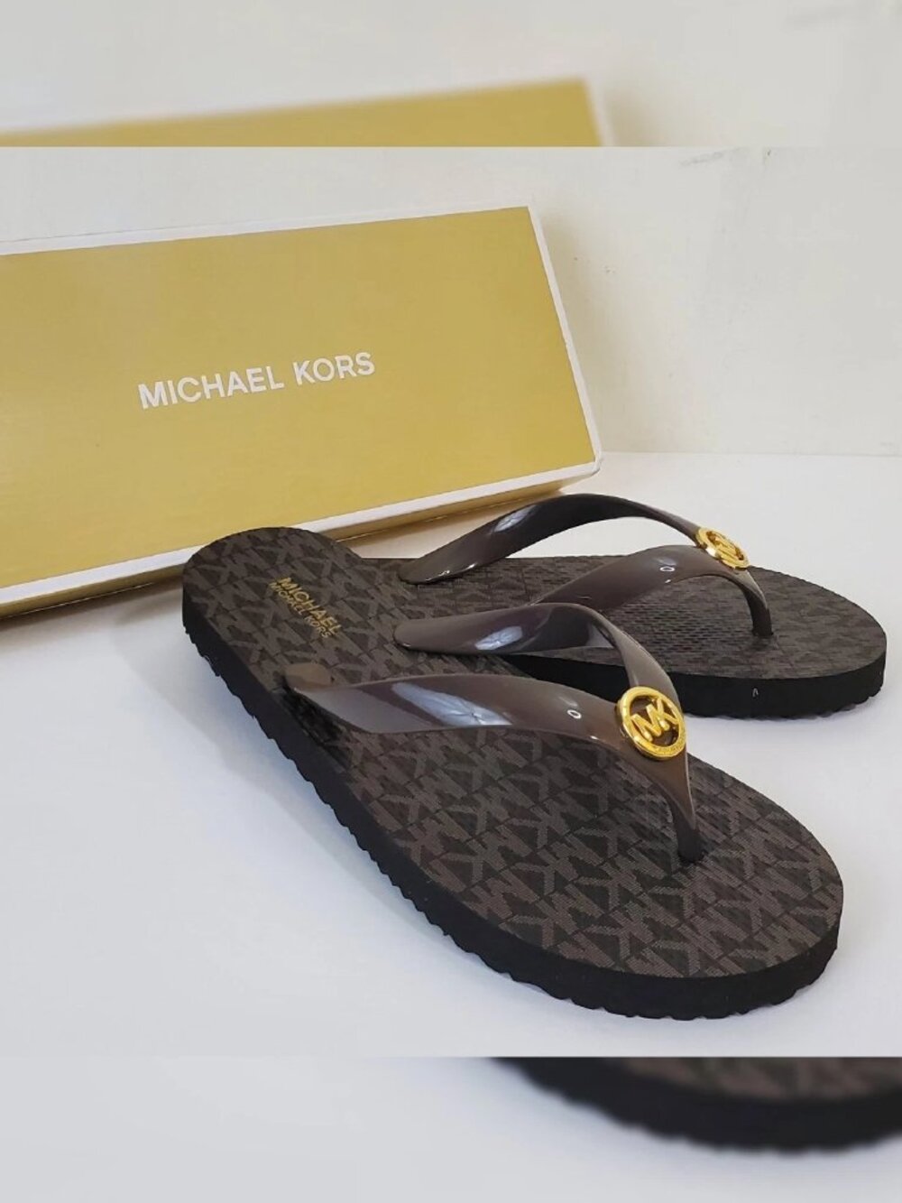 MICHAEL KORS AUTHENTIC FLIP-FLOPS SANDALS WOMEN ALLOVER PRINT LOGO BROWN
